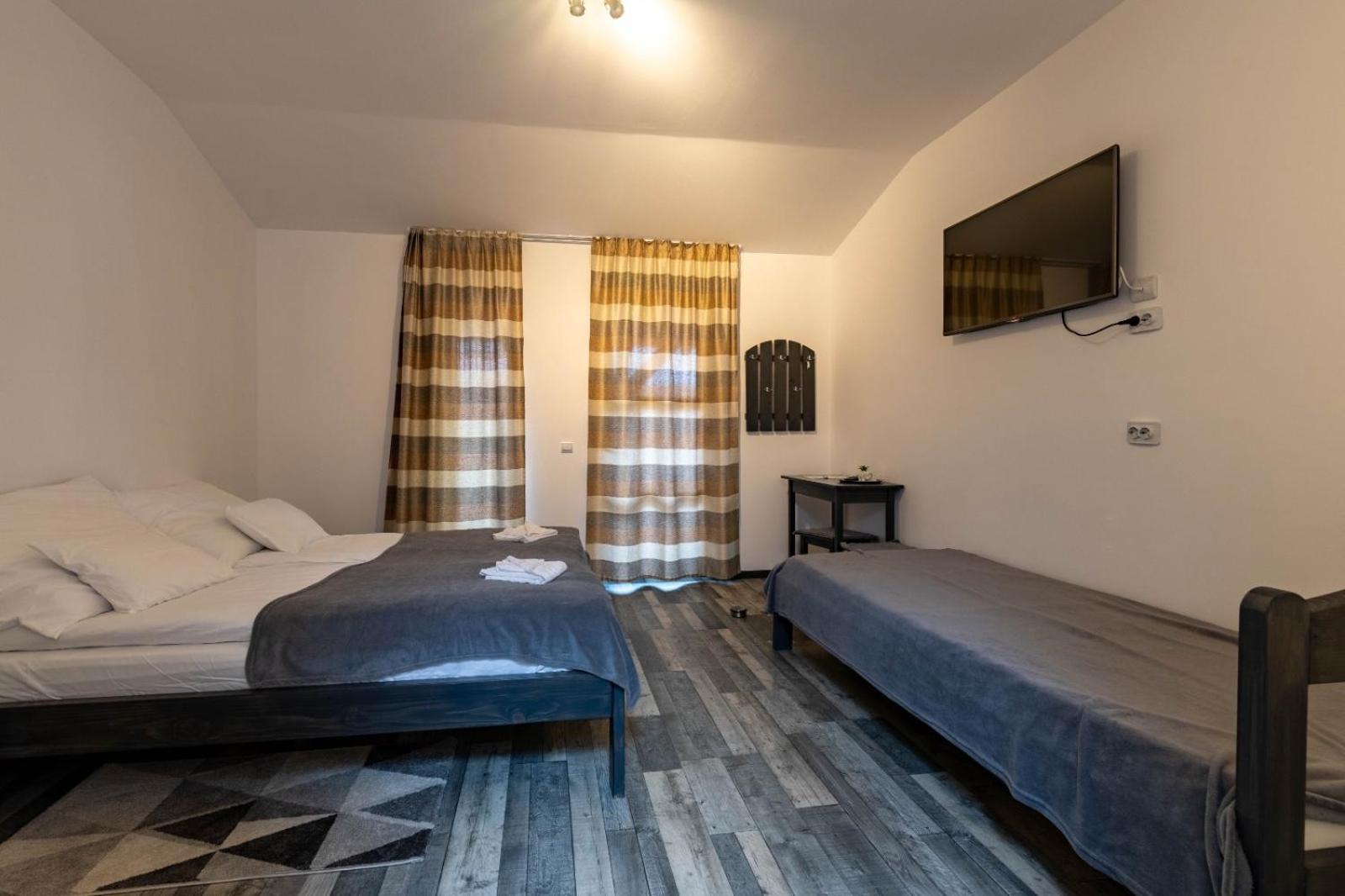 Happy Nest Hotell Luna de Sus  Exteriör bild